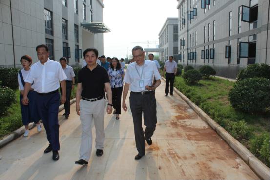 濟南市委常委、濟南高新區(qū)黨工委書記、管委會主任考察新廠區(qū)