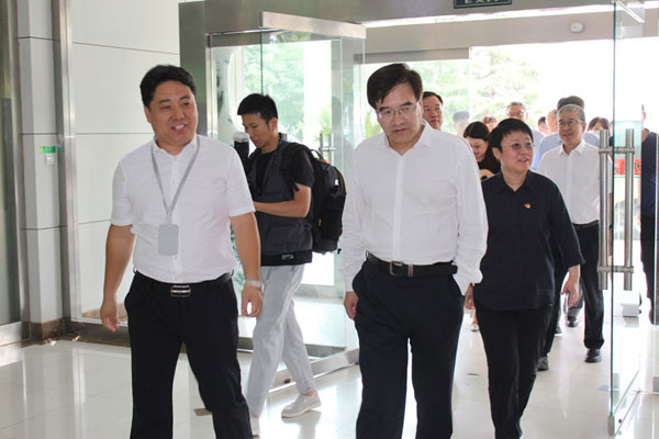 國家藥監(jiān)局副局長來訪